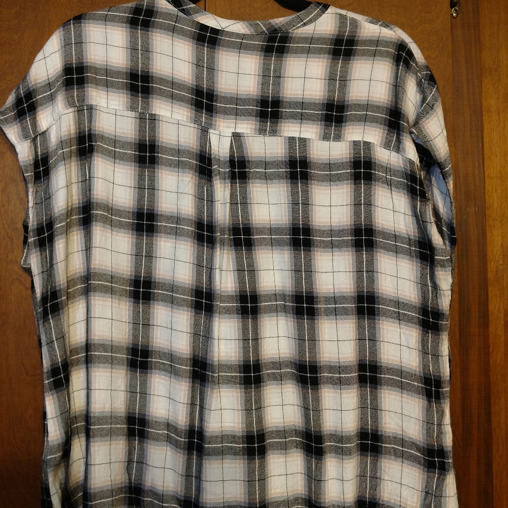 Torrid button down top - Picture 2 of 5